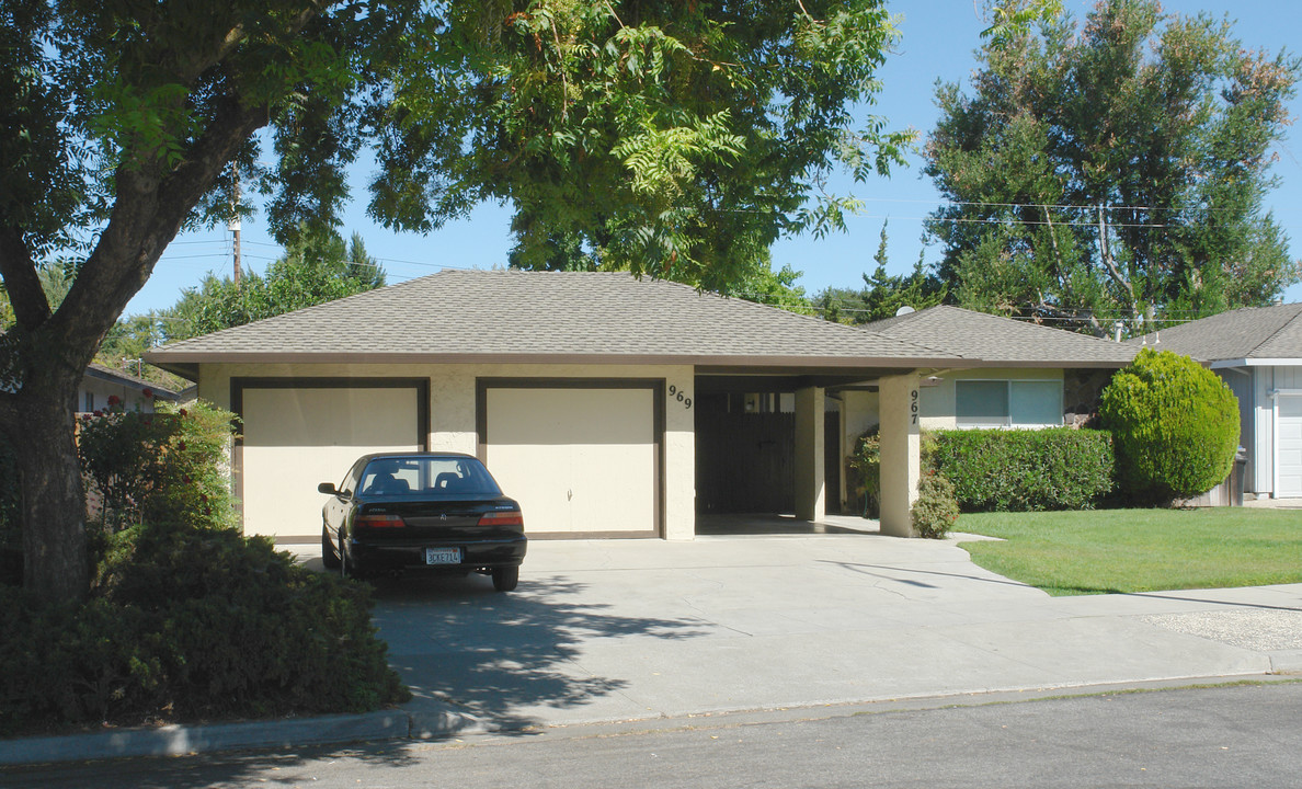 967-969 Spadafore Ct in San Jose, CA - Building Photo