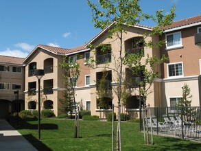 Vintage Zinfandel Senior Apartments in Santa Rosa, CA - Building Photo - Building Photo