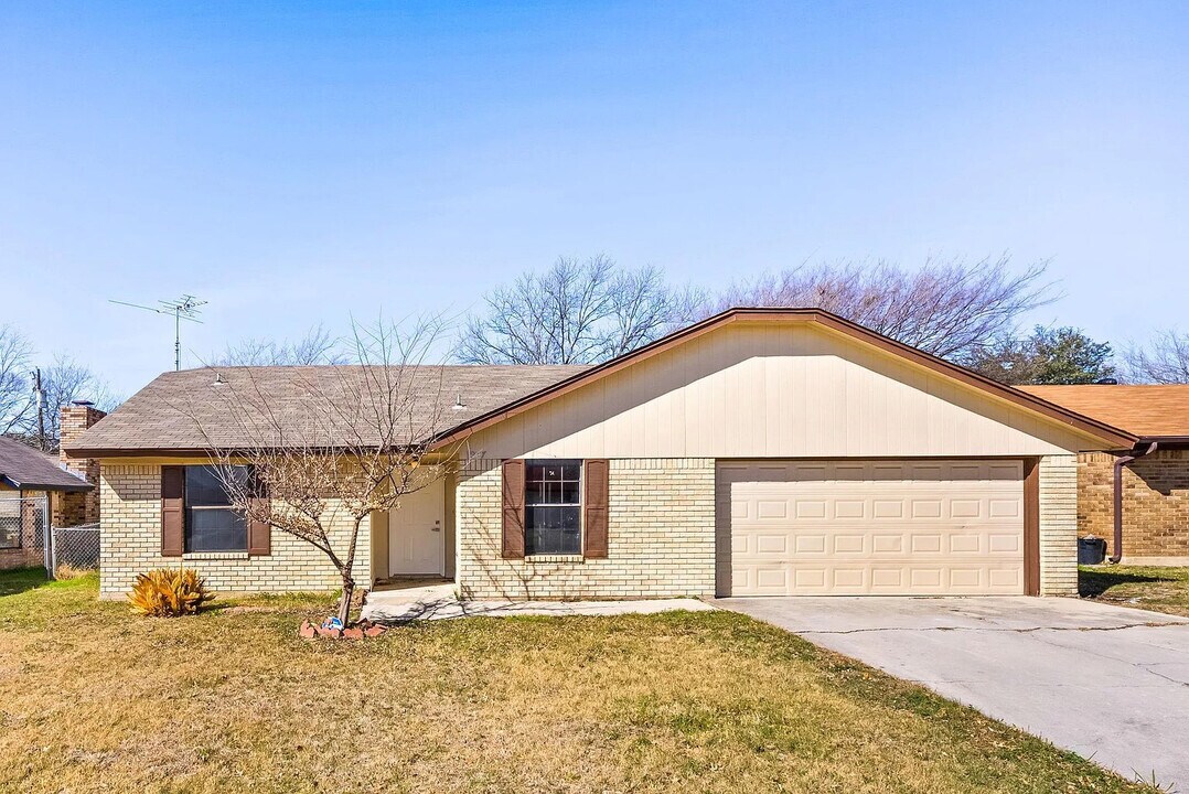 1907 Moonlight Dr in Killeen, TX - Foto de edificio