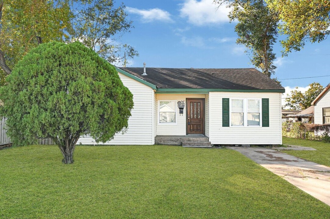 5518 Sweetbriar St in Houston, TX - Building Photo