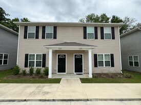 2225 Cedarbrook Ct in Tallahassee, FL - Building Photo