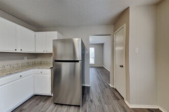 2908 Piccadilly Circus in Pearland, TX - Foto de edificio - Building Photo