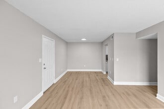 Coventry Gardens Apartments in Grove Hill, AL - Foto de edificio - Building Photo