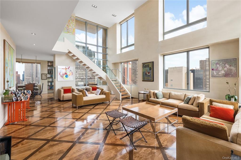 556 3rd Ave, Unit PHG in New York, NY - Building Photo