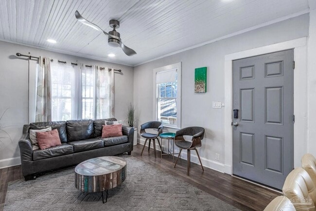 107 N D St in Pensacola, FL - Building Photo - Building Photo