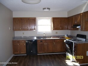 11007 Walbridge Ct in Louisville, KY - Building Photo - Building Photo