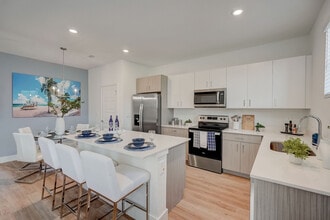 Stellar at Masters Avenue in Bradenton, FL - Building Photo - Building Photo