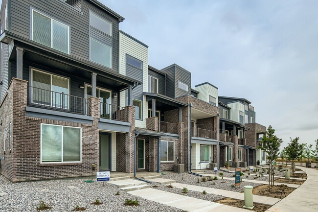 16609 Promenade St in Broomfield, CO - Building Photo - Building Photo