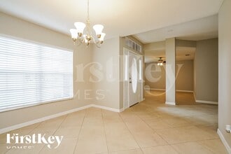 8140 Liriope Loop in Lehigh Acres, FL - Foto de edificio - Building Photo