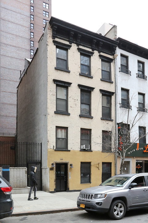 149 E 33rd St in New York, NY - Building Photo