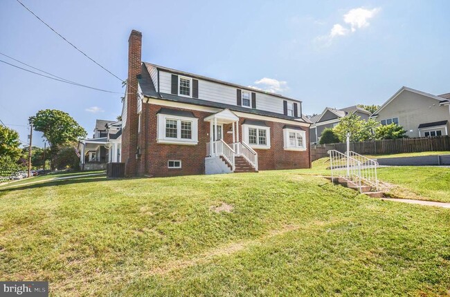 9107 Lindale Dr in Bethesda, MD - Building Photo - Building Photo