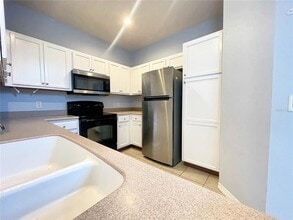 2388 Grand Central Pkwy in Orlando, FL - Building Photo - Building Photo