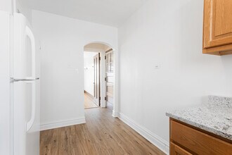 2352 N Spaulding Ave in Chicago, IL - Building Photo - Building Photo