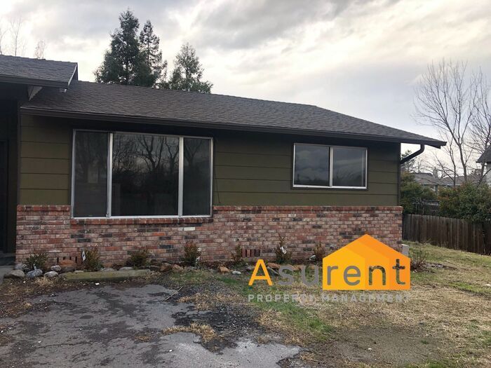 268 W Hersey St in Ashland, OR - Building Photo