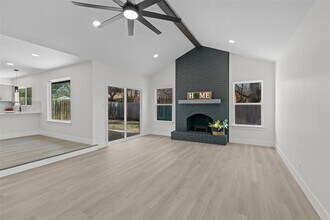 10505 Parkfield Dr in Austin, TX - Building Photo - Building Photo