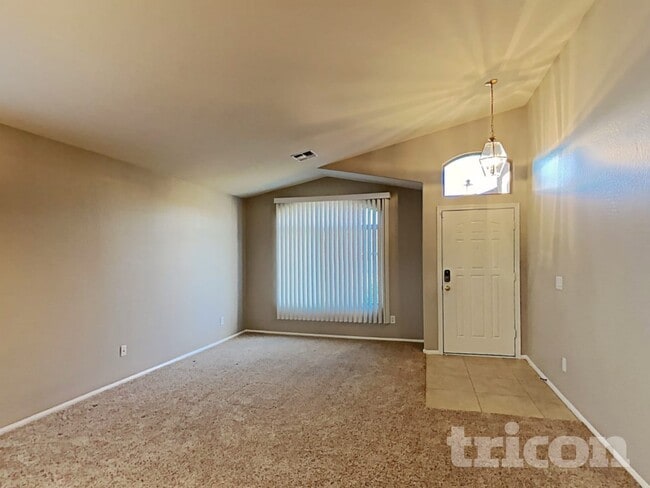 41265 W Walker Wy in Maricopa, AZ - Foto de edificio - Building Photo