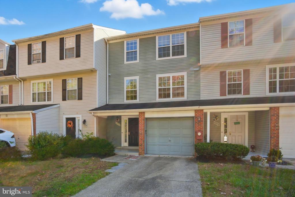 10352 College Square in Columbia, MD - Building Photo