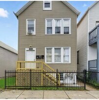 8253 S Brandon Ave in Chicago, IL - Building Photo