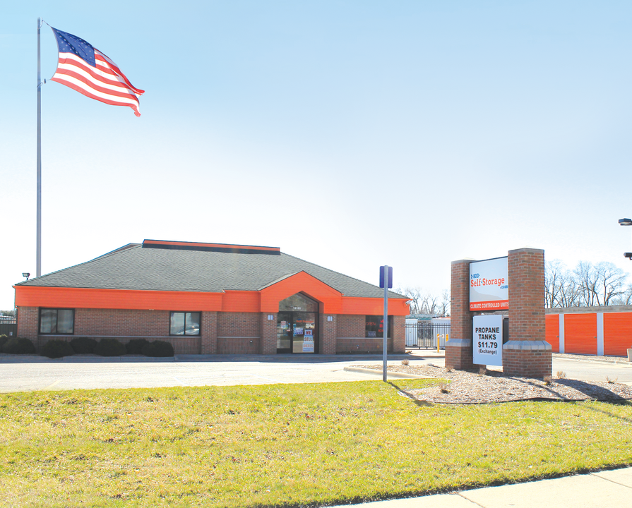 19180 Allen Rd, Unit 1 in Melvindale, MI - Building Photo