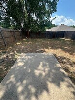 946 Sylvia St in Weatherford, TX - Building Photo