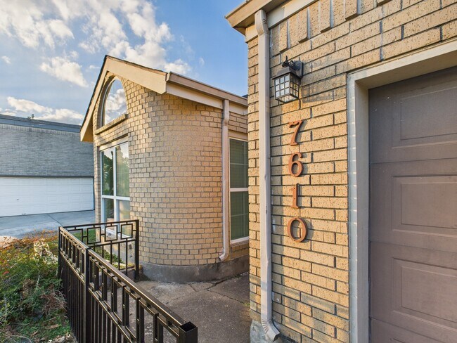 property at 7610 Hopewell Ln