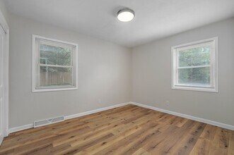 530 S Weller Ave in Springfield, MO - Building Photo - Building Photo