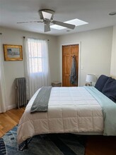 24 Burnham St, Unit 3 in Somerville, MA - Foto de edificio - Building Photo