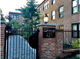 421 Summit Ave E in Seattle, WA - Building Photo