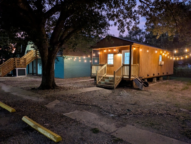 1609 Dugat Rd in Winnie, TX - Building Photo - Building Photo