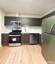 1990 Sheridan Rd in Highland Park, IL - Building Photo - Building Photo