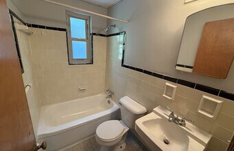 Probasco 362 in Cincinnati, OH - Building Photo - Interior Photo