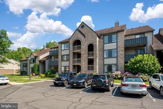5505A Aberdeen Dr in Mount Laurel, NJ - Building Photo - Building Photo
