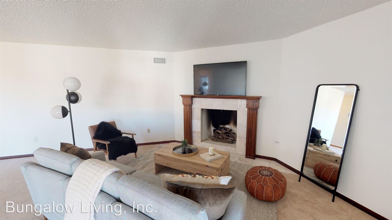 2044 Mendocino Blvd in San Diego, CA - Building Photo
