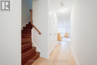 84 Hartford Crescent in Newmarket, ON - Building Photo - Building Photo