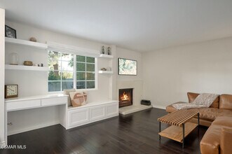 1988 Olivewood Ct in Thousand Oaks, CA - Building Photo - Building Photo