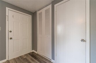 806 Houndstooth Trail NW in Lilburn, GA - Building Photo - Building Photo