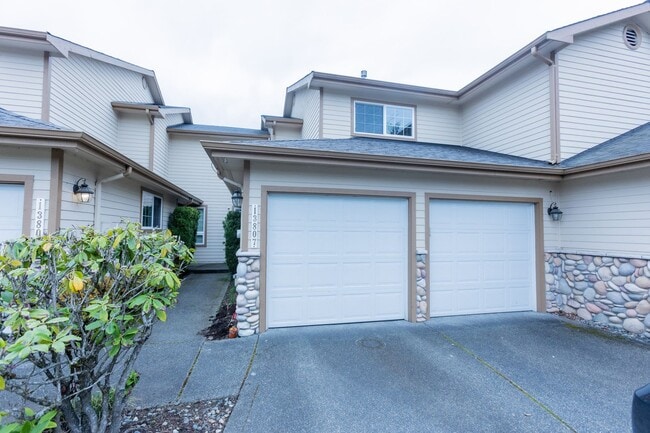 property at 13807 SE 255th Pl