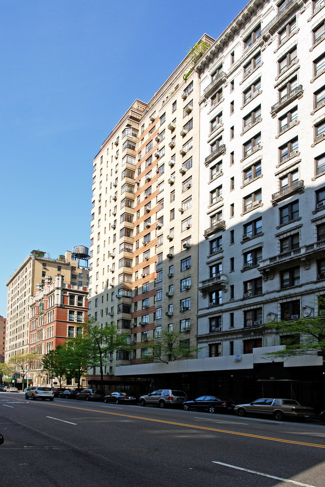 565 West End Ave in New York, NY - Building Photo - Building Photo