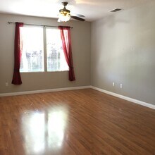 7029 Silverfield Way in Roseville, CA - Building Photo - Building Photo