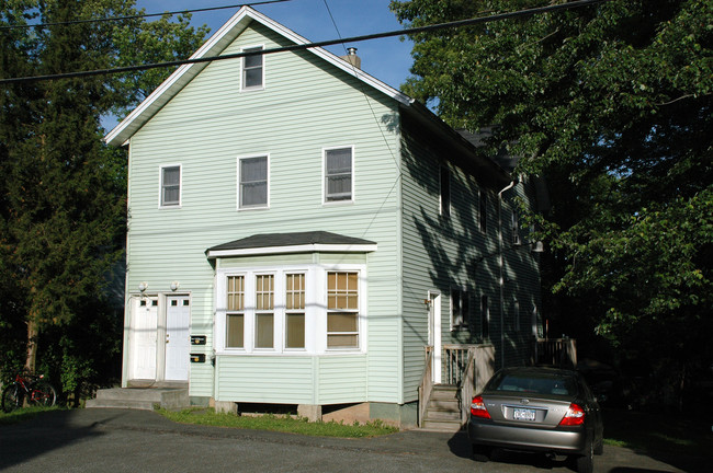 30 Lenox Ave in Congers, NY - Foto de edificio - Building Photo