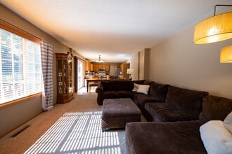 17473 Hayes Ave in Lakeville, MN - Building Photo - Building Photo