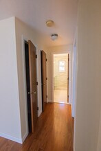 1 Town House Ln, Unit 2 in Acton, MA - Foto de edificio - Building Photo