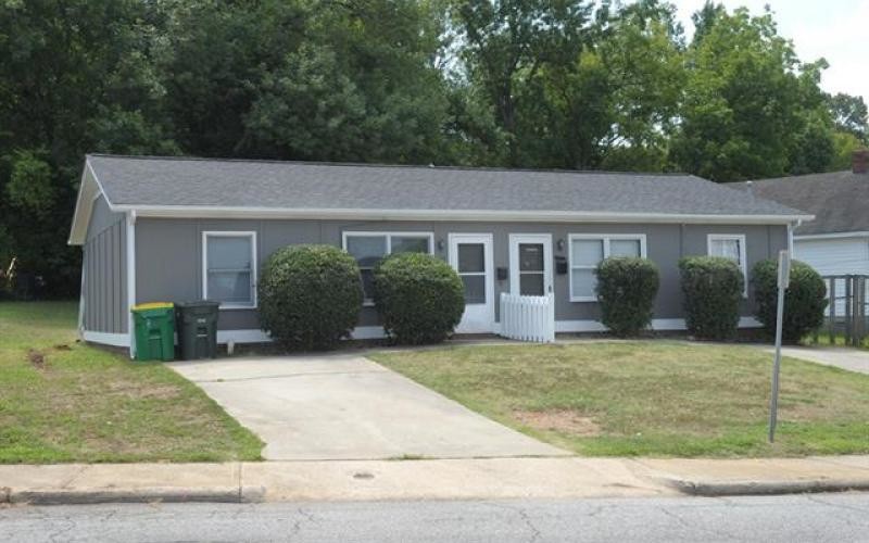 525 W McCubbins St in Salisbury, NC - Building Photo