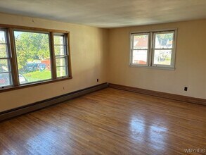 9 Roland Ave in Buffalo, NY - Building Photo - Building Photo