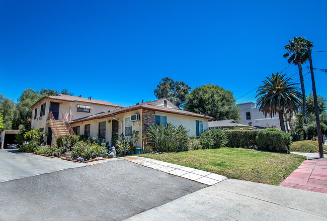 7108 Haskell Ave in Van Nuys, CA - Building Photo - Building Photo