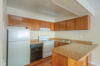 Eastwood Gardens in Chico, CA - Building Photo - Interior Photo
