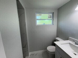 2443 Eugene St in Sarasota, FL - Building Photo - Building Photo