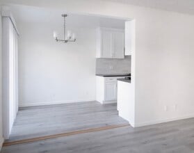 812 Larch St in Inglewood, CA - Foto de edificio - Building Photo