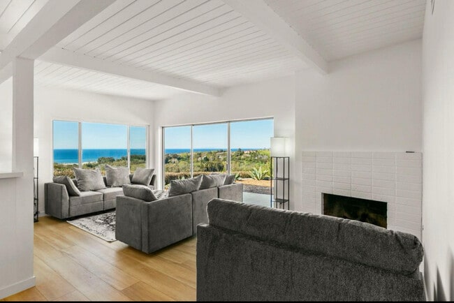 29259 Heathercliff Rd in Malibu, CA - Building Photo - Building Photo