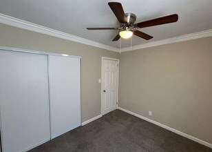 6935 Quakertown Ave in Los Angeles, CA - Building Photo - Building Photo